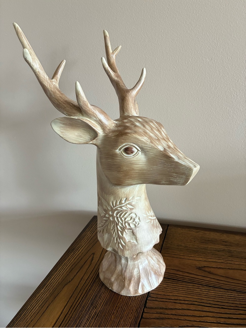 Resin Wood Beige Deer Bust Table top/Floor Decor (Large)